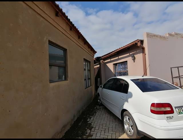 3 BEDROOM FREESTANDING FOR SALE IN JOUBERTON